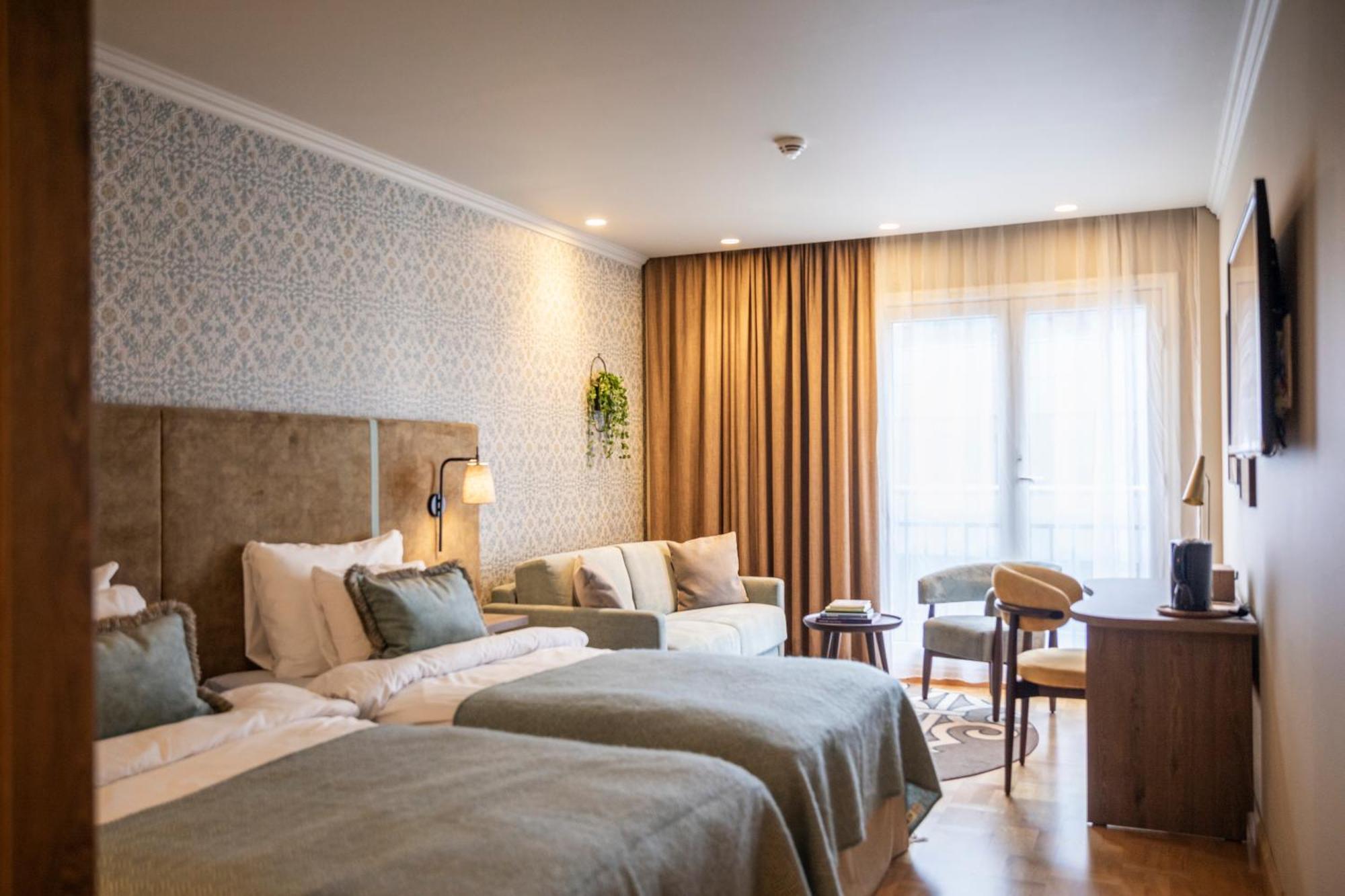 Superior Twin Room,1697790697:JPEG